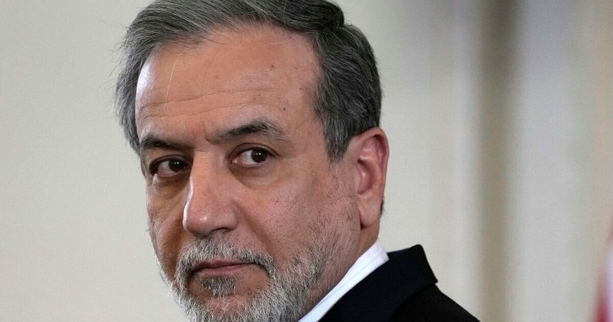 Iran's Foreign Minister Issues Warning on Possible US Military Strikes