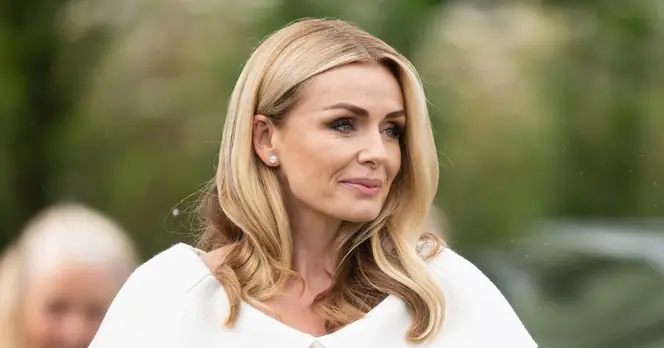 Katherine Jenkins Announces Father's Passing, Receives Outpouring of Support