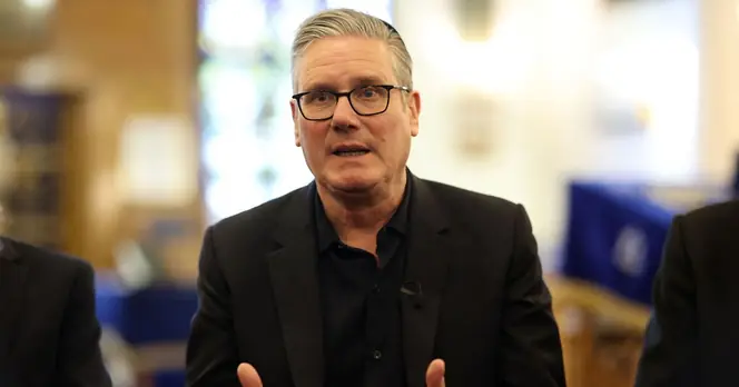 Starmer Faces Leadership Challenges Amid Criticism Over Mandelson Vetting Process