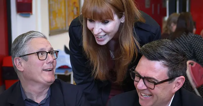 Starmer Under Fire Over Incompetence Claims Amid Mandelson Scandal