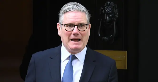 Starmer Faces Growing Pressure Over Mandelson Controversy Ahead of Elections