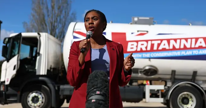 Badenoch Calls on Reeves to Apologise for Rising Petrol Prices