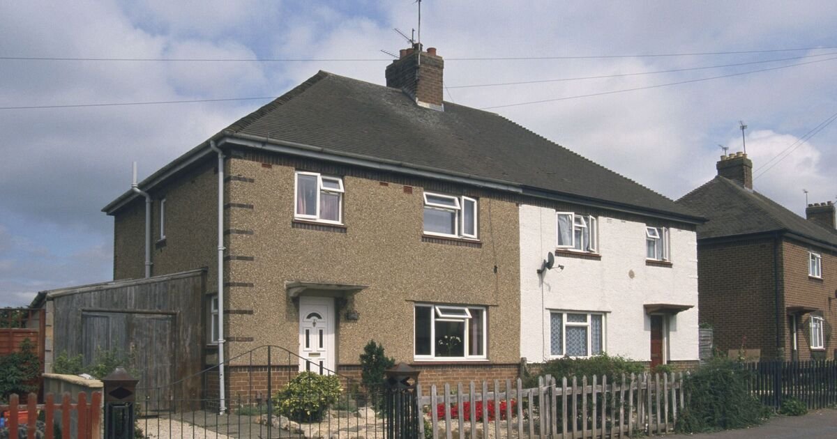 Labour Faces Backlash Over Plans to House Migrants in Social Housing Developments