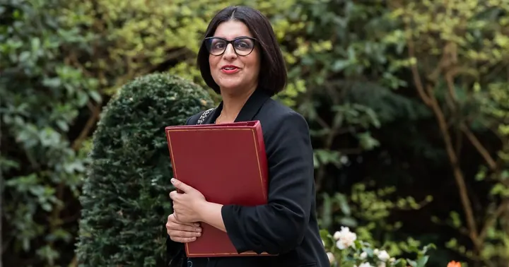 Labour Party Faces Internal Divisions Over Proposed £10 Billion Migrant Benefits