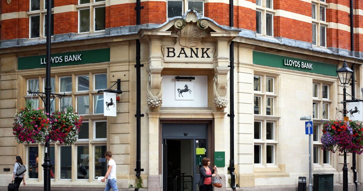 Lloyds Banking Group to Close 54 UK Lloyds and Halifax Branches by 2026