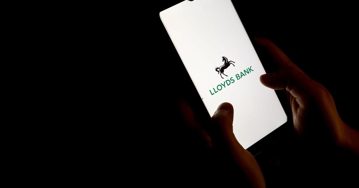 Lloyds Bank App Faces Ongoing Issues, Customers Unable to Transfer Funds