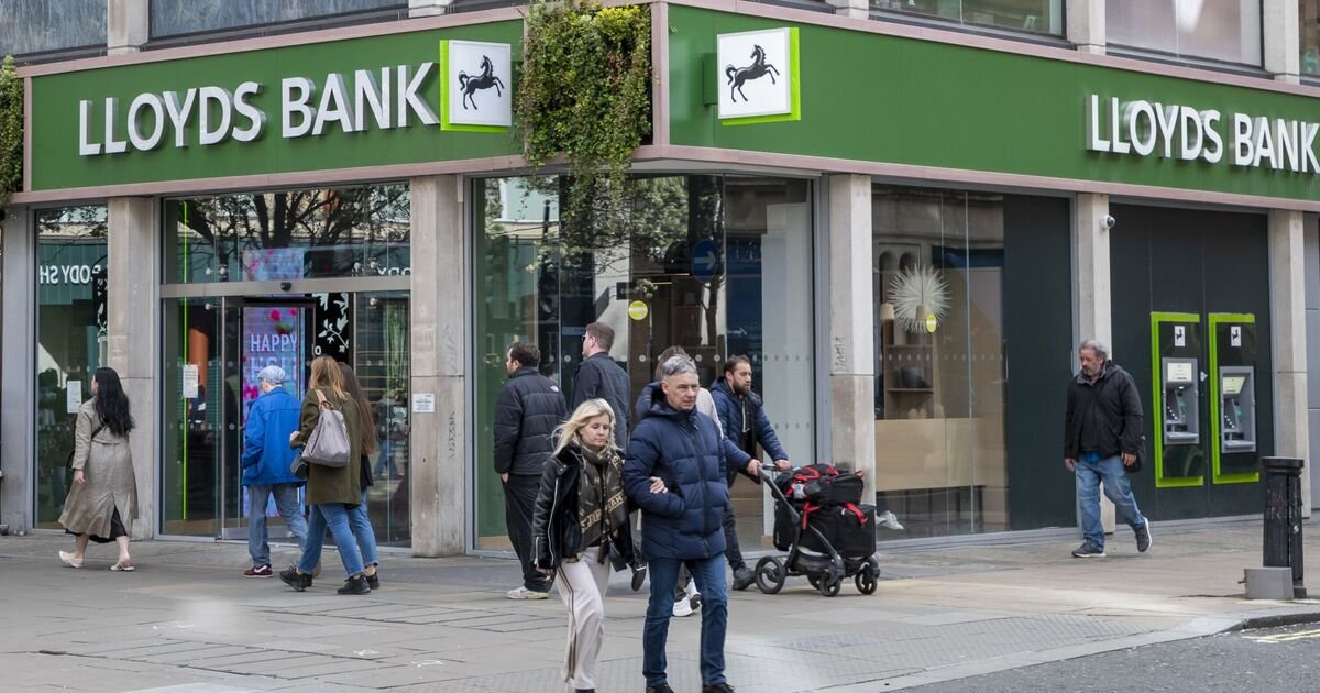 Lloyds Bank Launches £250 Cash Incentive for New Club Lloyds Account Switches