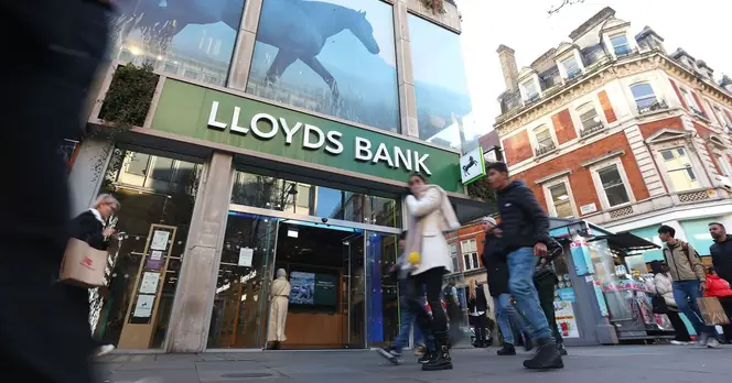 Lloyds Bank Changes Overdraft Policy, Introducing £50 Limit from June 8