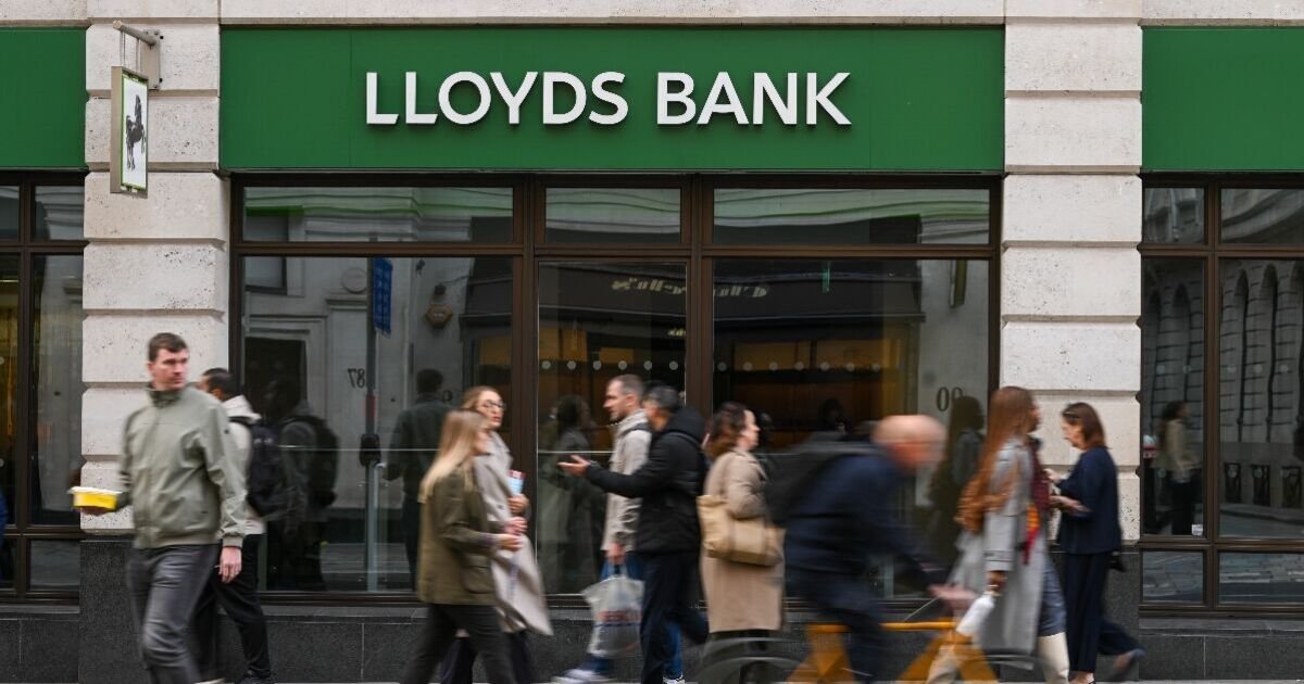 Lloyds Bank Clarifies Eligibility for £50 "Refer a Friend" Scheme