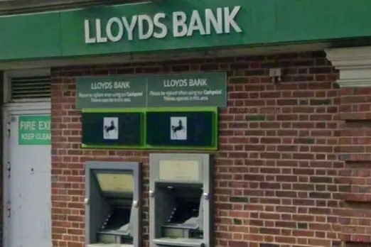 Lloyds Bank Clarifies Cash Withdrawal Limits Amid Customer Confusion