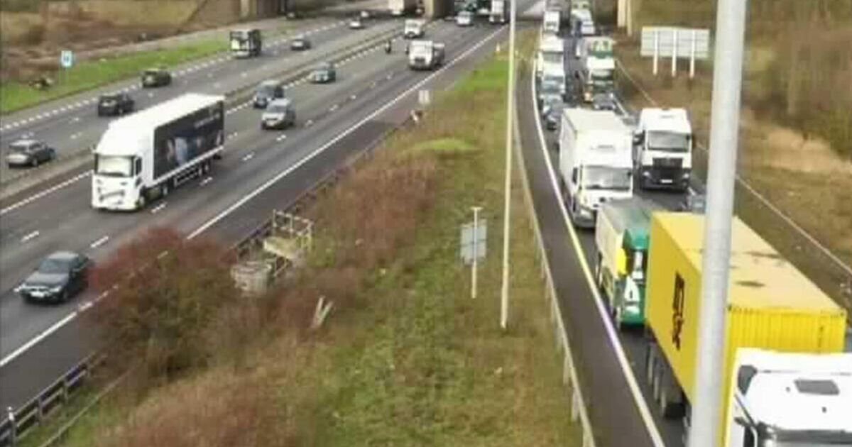 M1 Motorway Closed Lanes Cause 60-Minute Delays After Collision