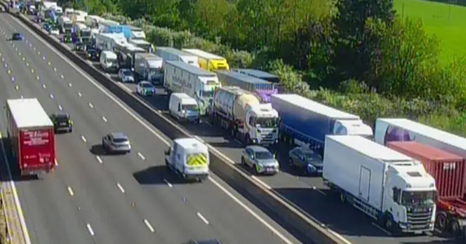 M1 Delays of Up to 65 Minutes After Multi-Vehicle Crash in Northamptonshire