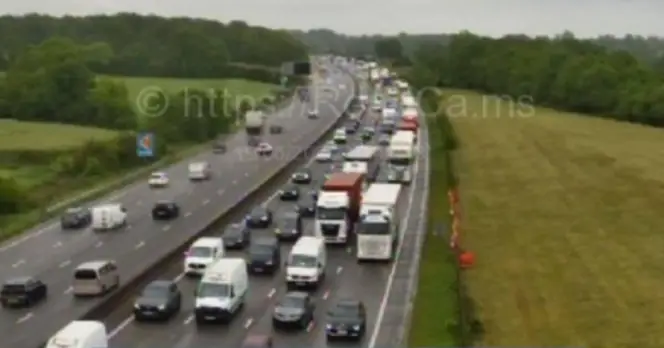 M25 Traffic Disruptions Cause 60-Minute Delays and 8-Mile Queues in Surrey