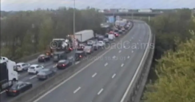 M25 Delays Continue After Serious Collision Near Dartford Junction 1B