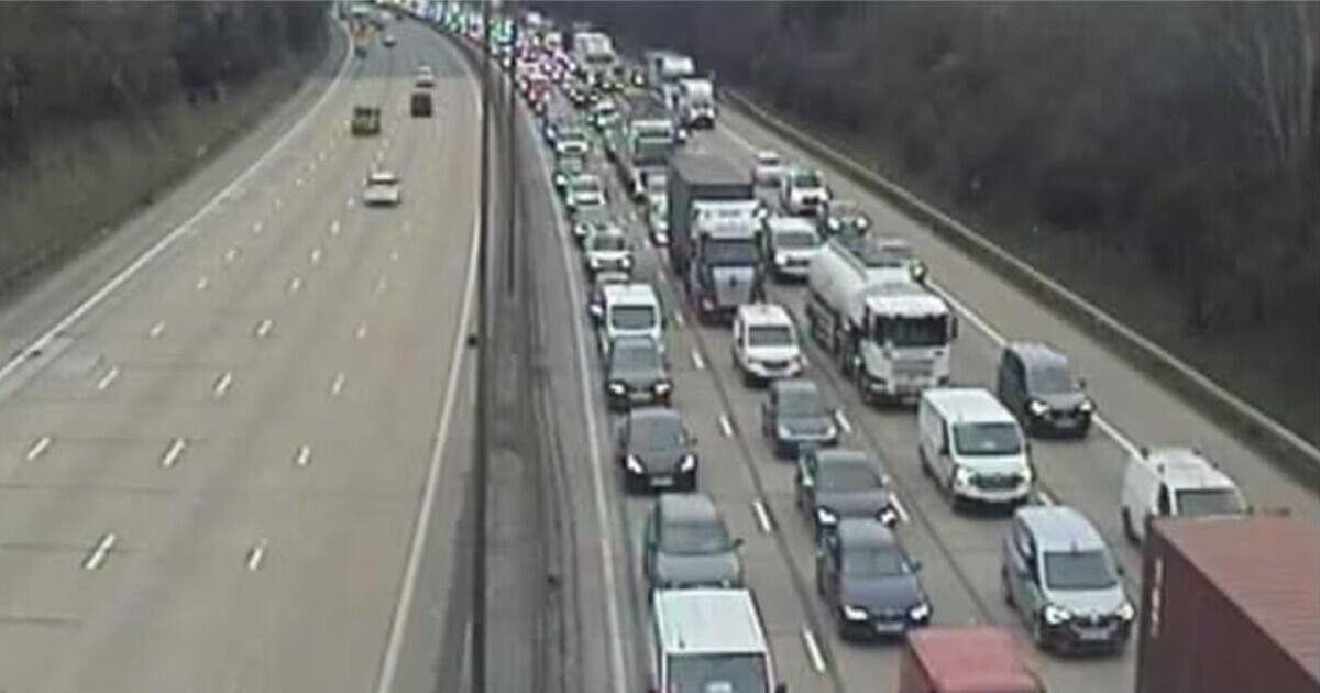 M25 Traffic Delays Exceed 60 Minutes Following Serious Collision Near Leatherhead
