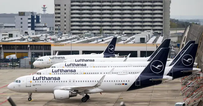 Lufthansa Warns of Possible Flight Cancellations Amid Fuel Crisis