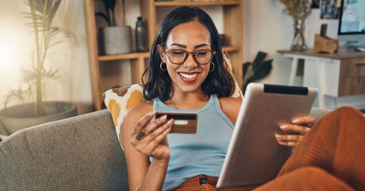 UK Bank Launches 'Double Payday' Initiative to Boost Customers' Salaries