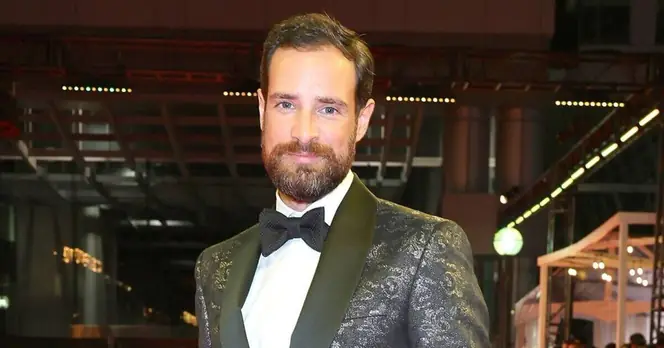 Charlie Carrick Stars as Commander Judd in The Testaments Series