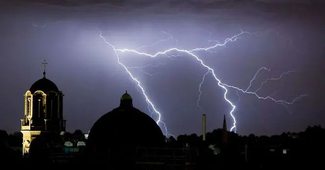 Met Office Warns Nine Counties to Unplug Appliances Ahead of Thunderstorms