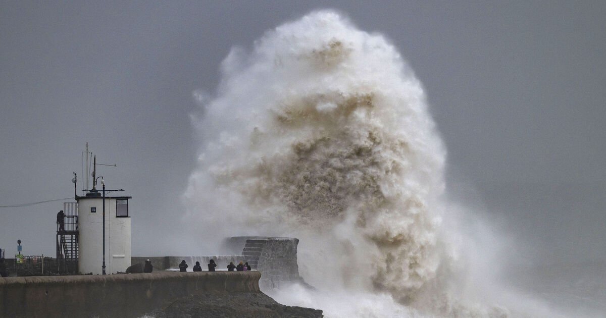 Met Office Issues 21-Hour Weather Warning for Heavy Rain and Flooding