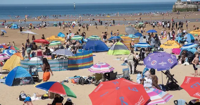 Met Office Warns Eight UK Areas Could Hit 32C This Sunday