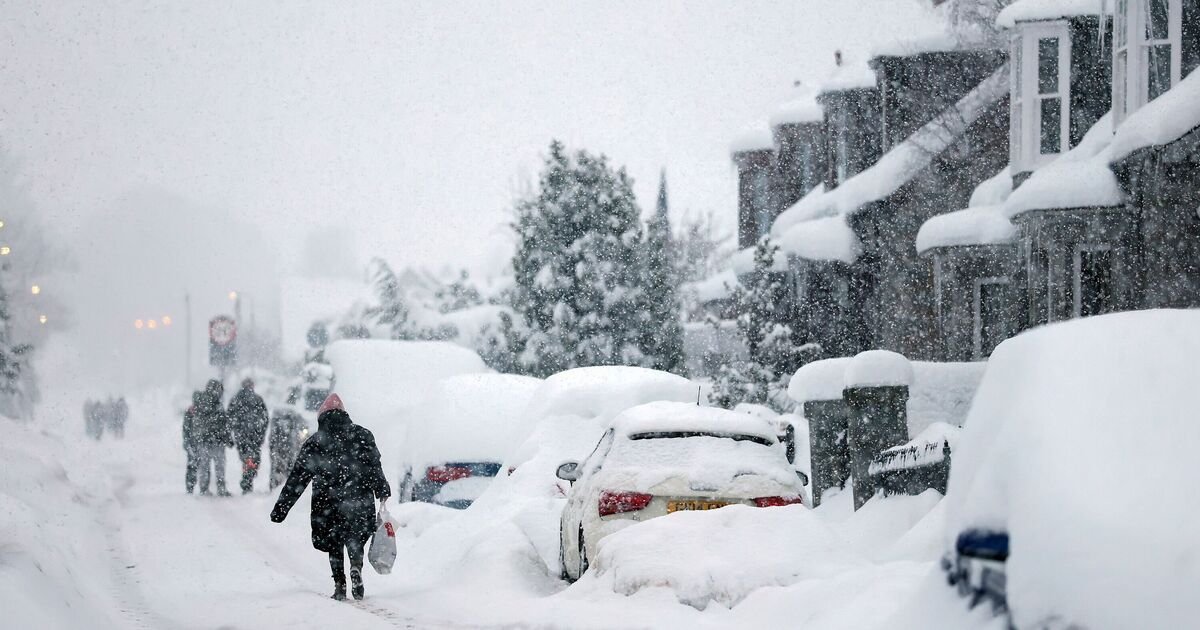 Met Office Forecasts Snow Showers Across Multiple UK Regions This Weekend