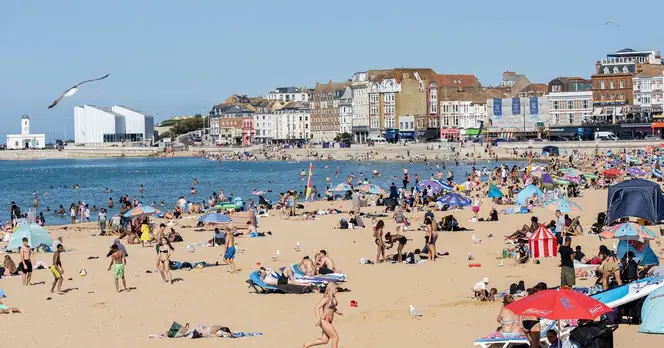UK Forecasts Warmer Temperatures Than Greece During Upcoming April Heatwave