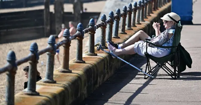 Met Office Forecasts 21C Temperatures in Parts of the UK This Weekend