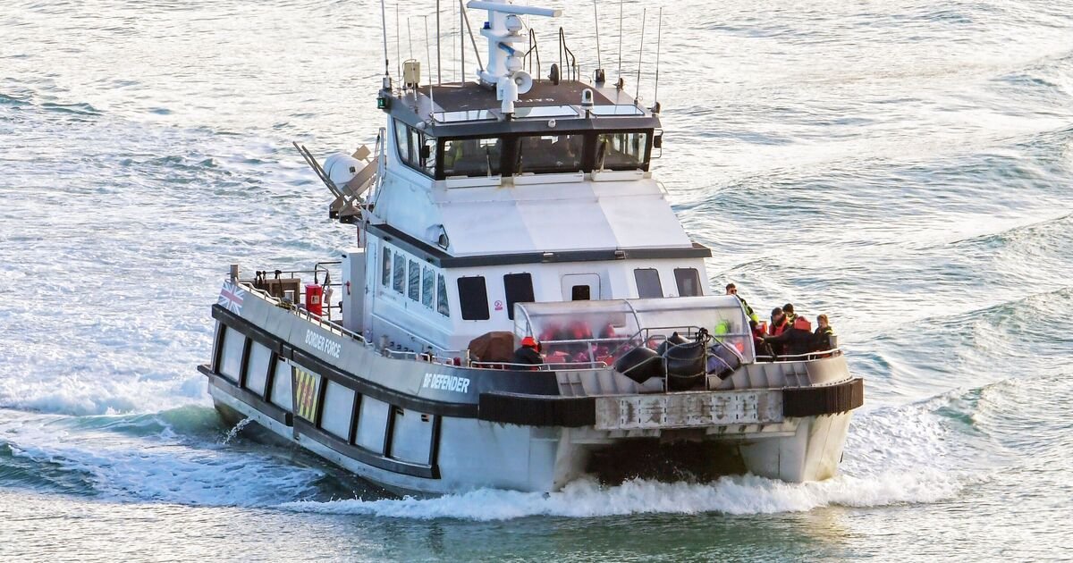 Migrant Crossings Surge as 450 Attempt to Reach UK Amid Criticism of French Authorities