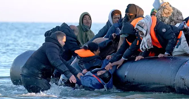 Migrant Tensions Rise in Dunkirk Amidst French Police Inaction