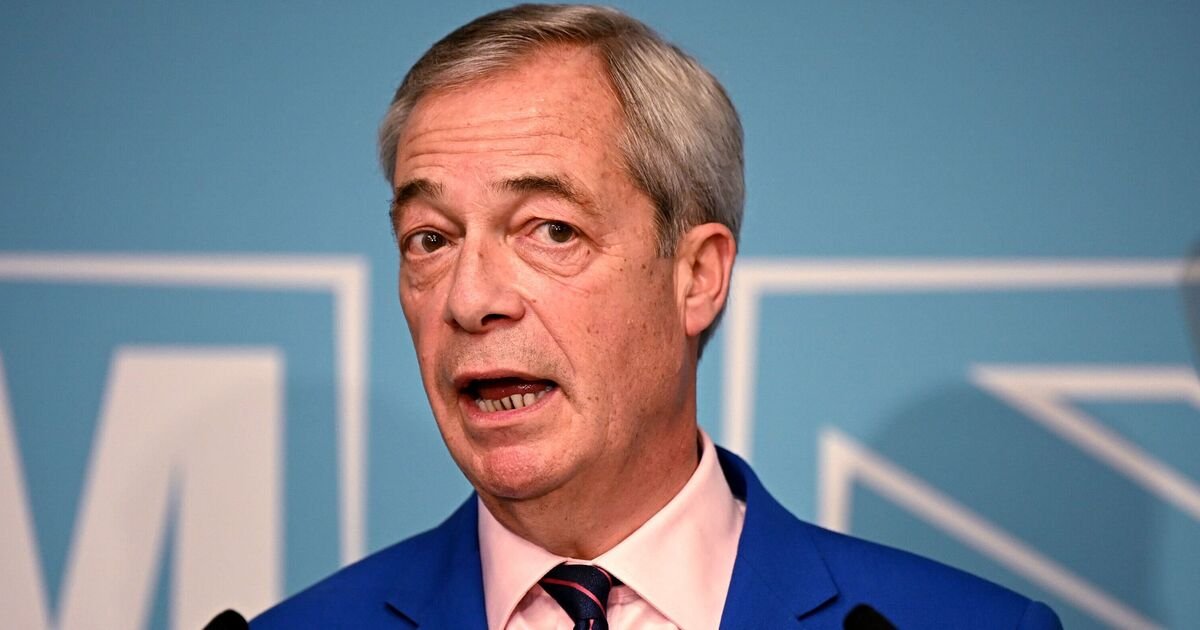 Farage Issues Warning to Starmer After Chief of Staff Resignation