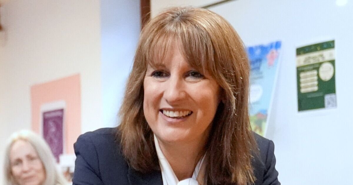 UK Living Standards Decline, Shadow Chancellor Rachel Reeves Faces Criticism