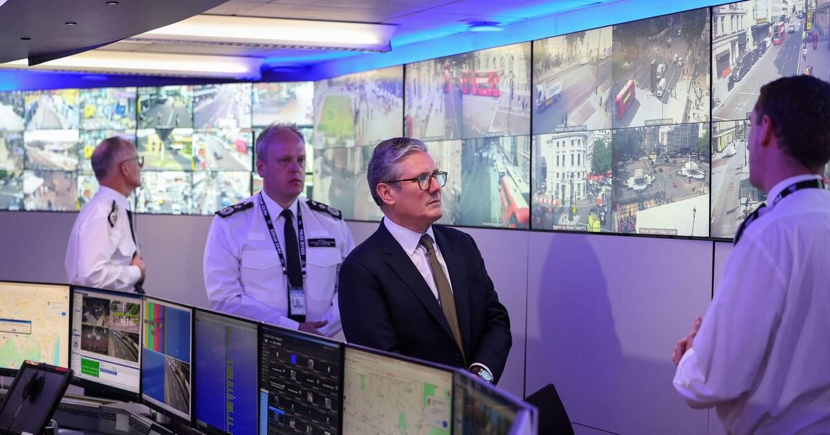 Police Officer Numbers Decline Under Labour, Sparking Criticism of Starmer