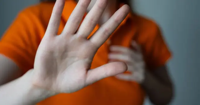 Simple Hand Movements May Improve Brain Health and Memory, According to Nurse