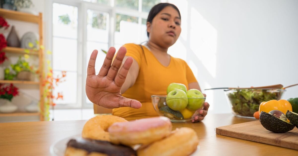 "Replacing Common Snacks with Tree Nuts Reduces Cravings and Improves Diet Quality in Young People"