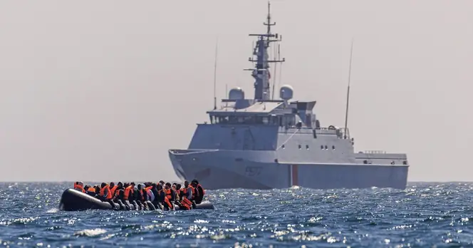 France Allegedly Guides Migrants on Safe Passage Across the Channel