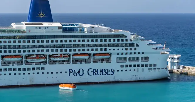 P&O Cruises Passengers Divided Over New Sun Lounger Policy