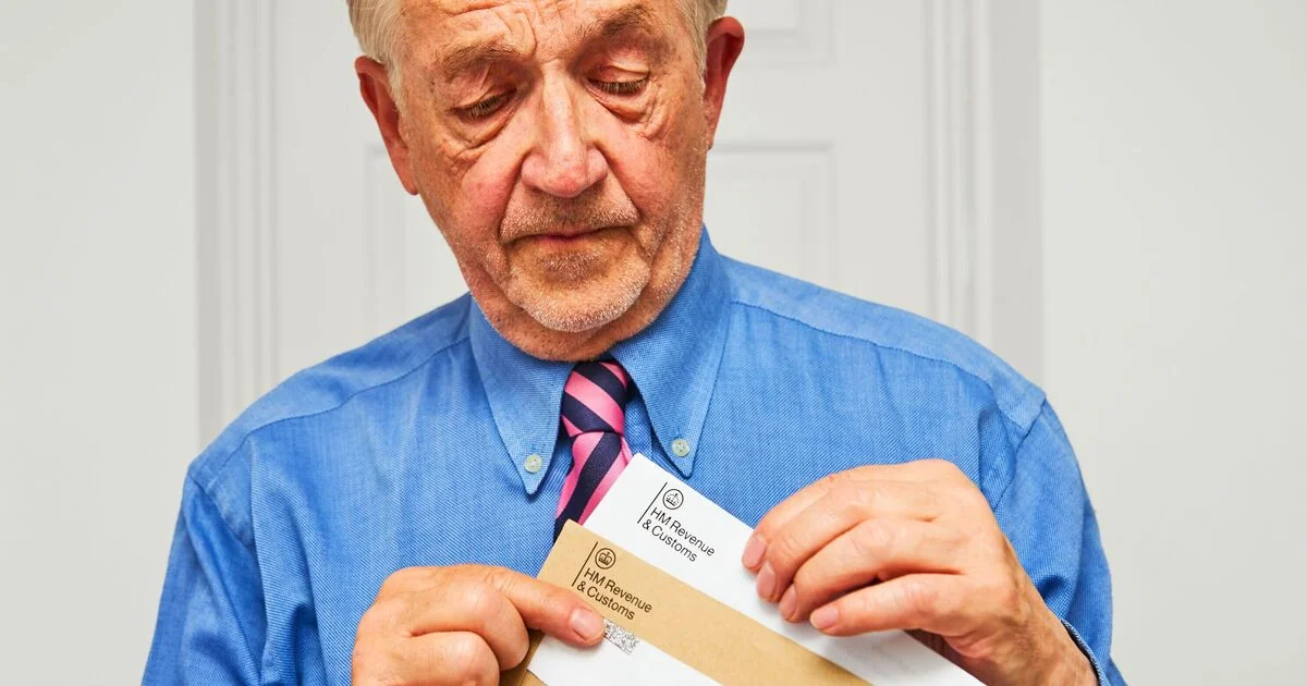 Experts Warn Workers May Need to Work Until Age 75 Amid Pensions Crisis