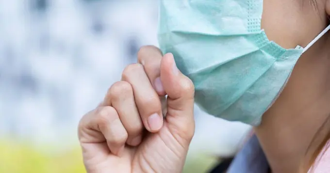 Urgent Advice: Wear Face Masks if Experiencing These Five Symptoms, Says BBC Expert