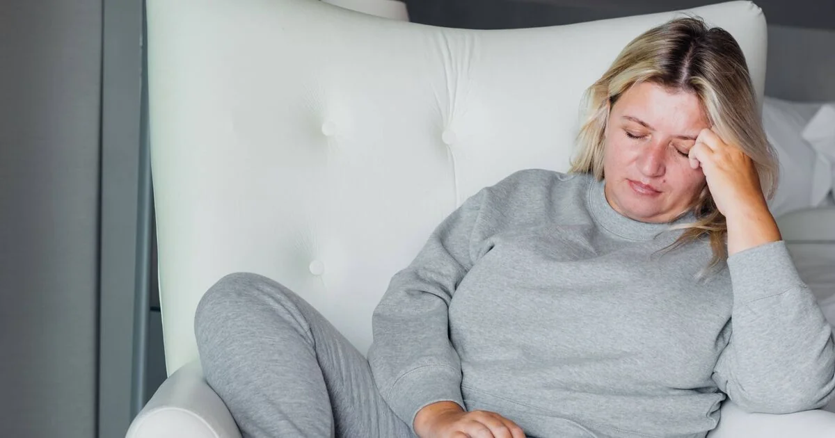 Pharmacist Highlights Prolonged Tiredness as Possible Indicator of Thyroid Imbalance