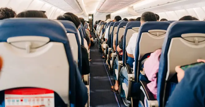 Passenger Finds Uplifting Note from Child in Airline Seat Pocket