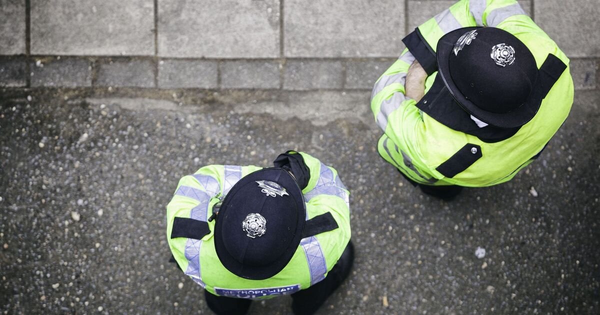 Police Respond to Gunfire Reports in Peckham, London