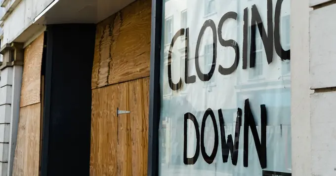 Dining Chain Closes 16 Restaurants While Remaining Operations Continue Amid Financial Struggles