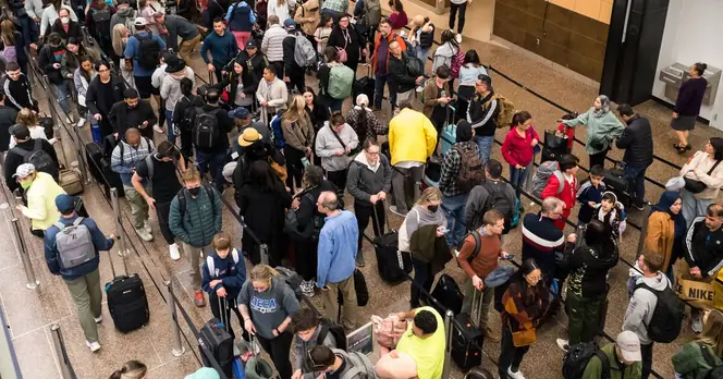 Popular European Airport Advises Early Arrival Amid Long Queue Issues