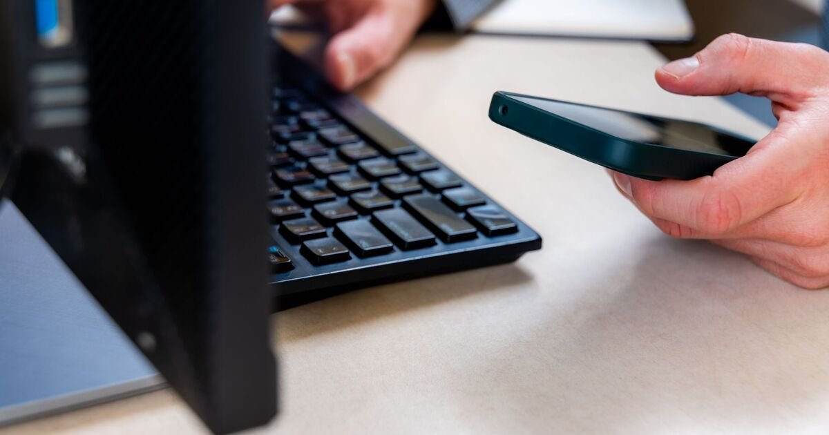 **Professor Suggests 22-Hour Lock Box Method to Enhance Focus and Productivity for Phone Users**