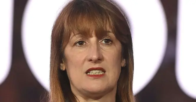 Turmoil Within Labour as MPs Move to Protect Rachel Reeves from Ouster
