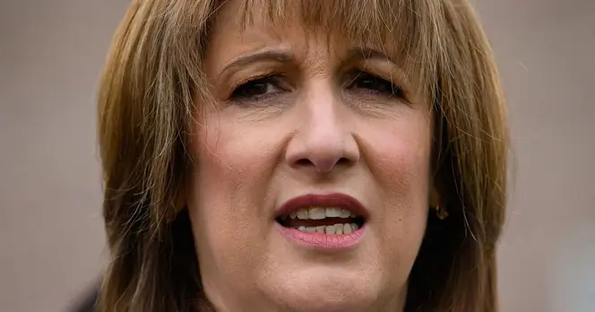 Businesses Overwhelmingly Ignore New £50,000 Tax Rule, Challenging Reeves