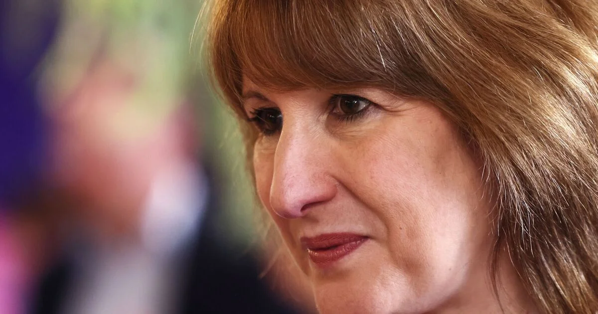 Reeves Warned as Nearly 4,000 UK Businesses Collapse Amid Economic Turmoil