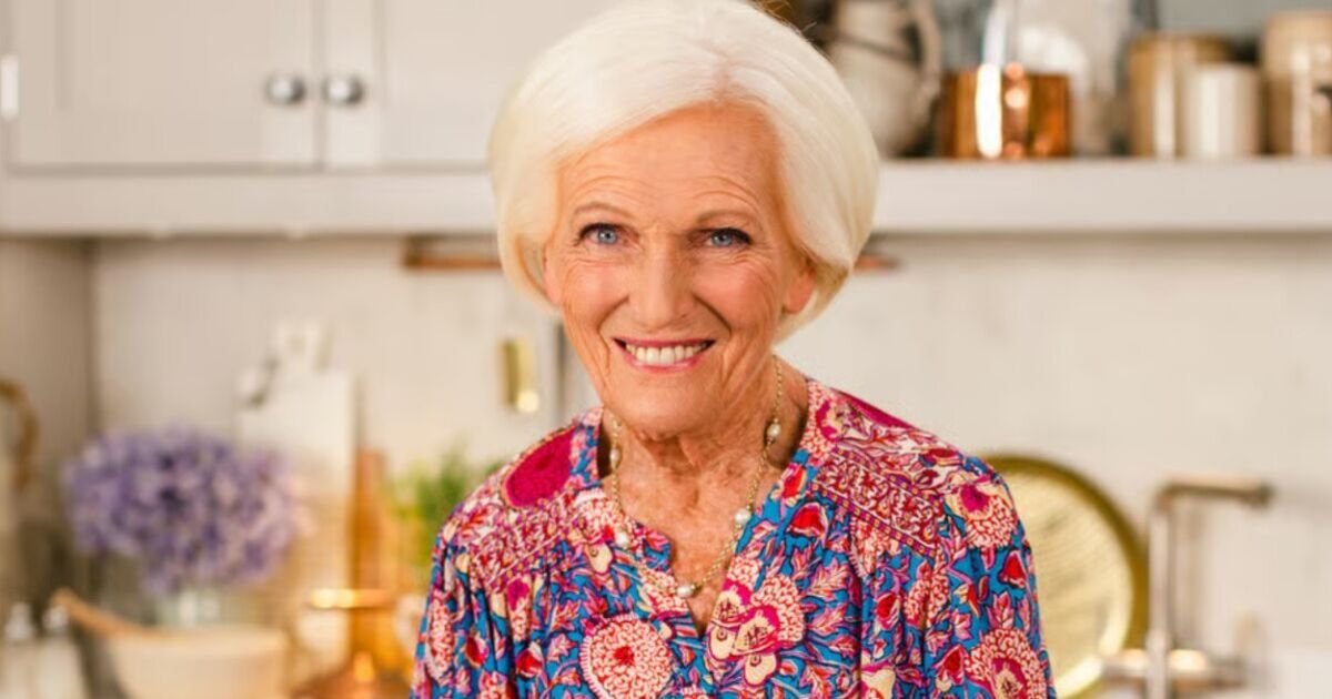 Mary Berry's Unique Method for Keeping Christmas Turkey Warm Revealed