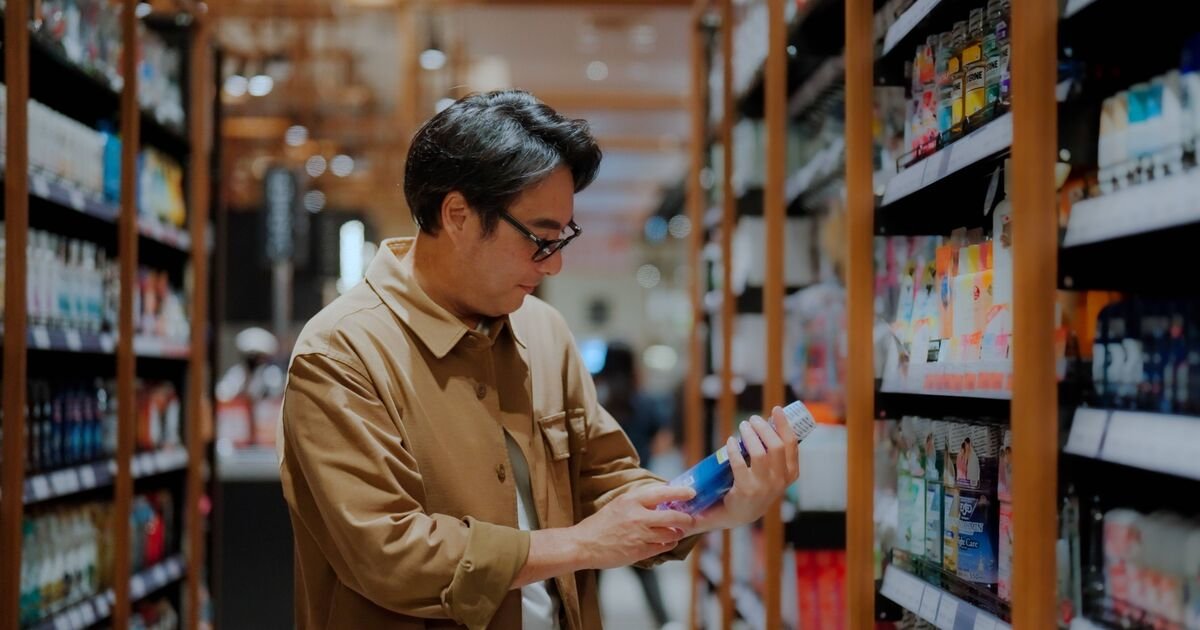 Dentist Suggests Affordable Saltwater Rinse as Effective Mouthwash Alternative